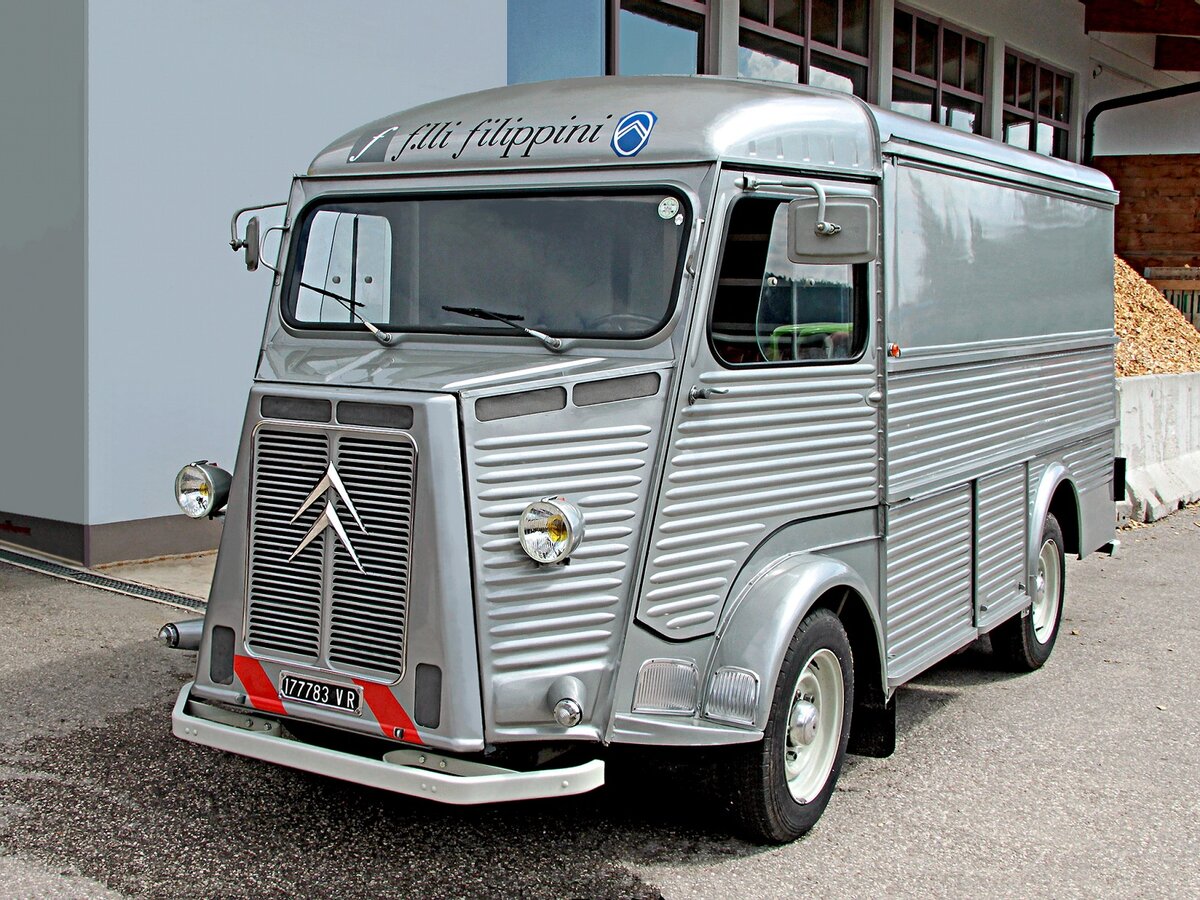 Citroen-Type-H-1947-года.jpeg
