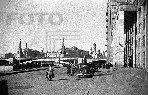 Дом на набережной. Театр Эстрады. Москва. 1940-е+.jpg